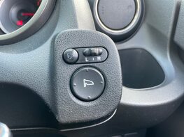 Honda Jazz I-VTEC ES-T 40