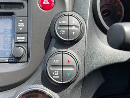 Honda Jazz I-VTEC ES-T 31