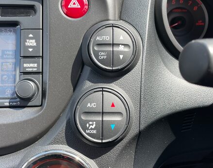 Honda Jazz I-VTEC ES-T 31