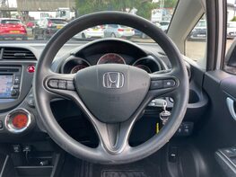 Honda Jazz I-VTEC ES-T 19