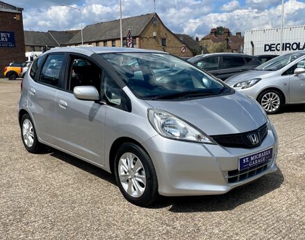Honda Jazz I-VTEC ES-T 4