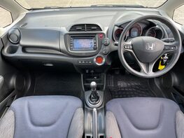 Honda Jazz I-VTEC ES-T 2