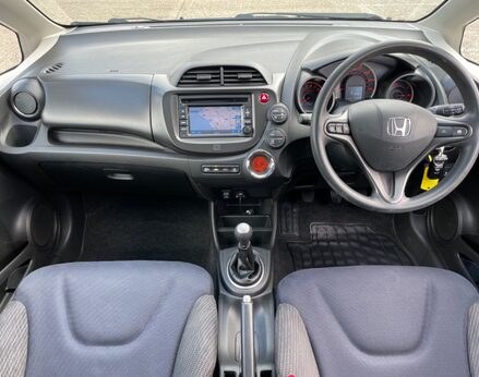 Honda Jazz I-VTEC ES-T 2
