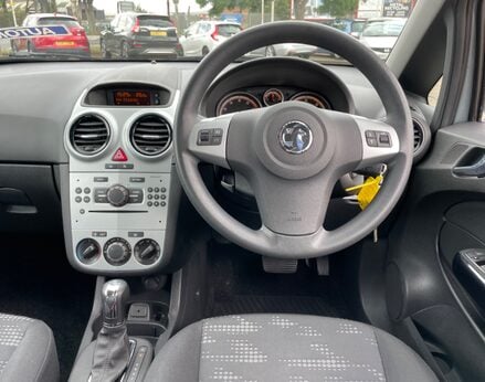 Vauxhall Corsa EXCLUSIV AC 18