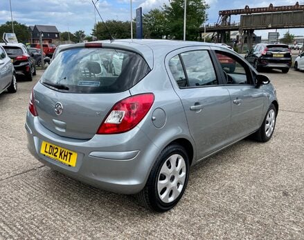 Vauxhall Corsa EXCLUSIV AC 8