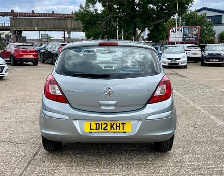 Vauxhall Corsa EXCLUSIV AC 6