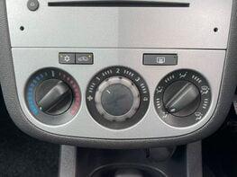 Vauxhall Corsa EXCLUSIV AC 29