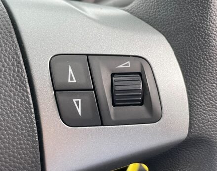 Vauxhall Corsa EXCLUSIV AC 33