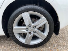 Toyota Auris EXCEL VALVEMATIC 16