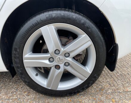 Toyota Auris EXCEL VALVEMATIC 16