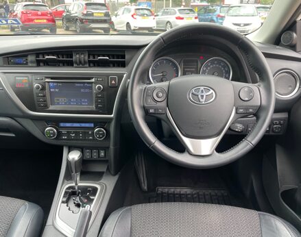 Toyota Auris EXCEL VALVEMATIC 18