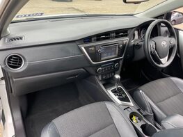 Toyota Auris EXCEL VALVEMATIC 24