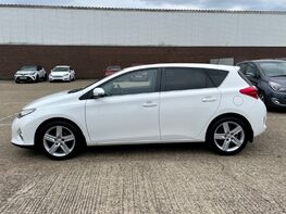 Toyota Auris EXCEL VALVEMATIC 11