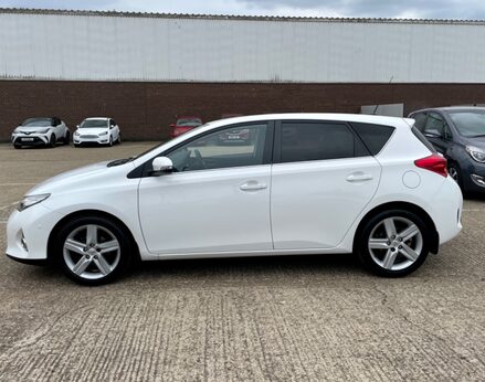 Toyota Auris EXCEL VALVEMATIC 11