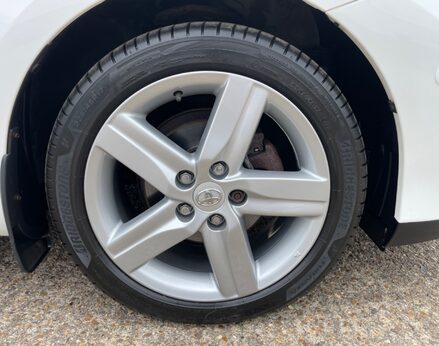 Toyota Auris EXCEL VALVEMATIC 15