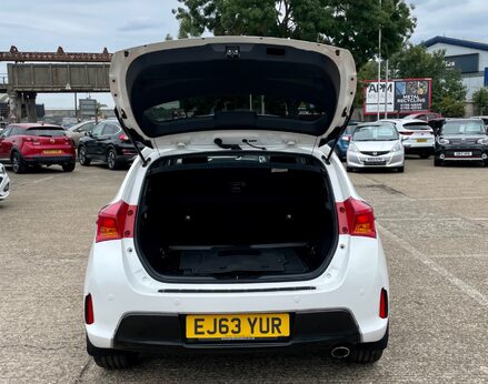 Toyota Auris EXCEL VALVEMATIC 54