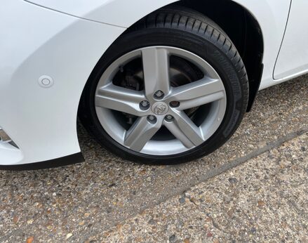 Toyota Auris EXCEL VALVEMATIC 3