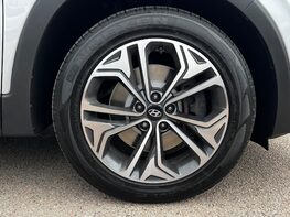 Hyundai SANTA FE CRDI PREMIUM SE 16