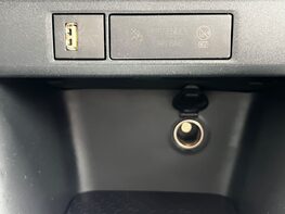 Toyota Yaris DESIGN FHEV 50