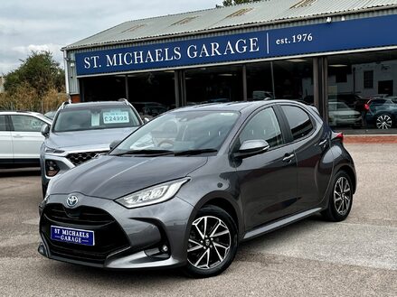 Toyota Yaris DESIGN FHEV