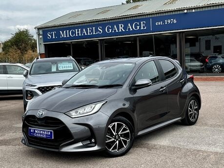 Toyota Yaris DESIGN FHEV
