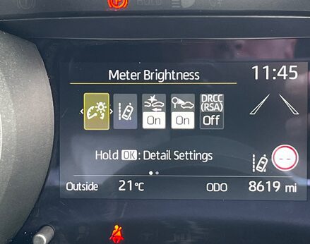 Toyota Yaris DESIGN FHEV 30