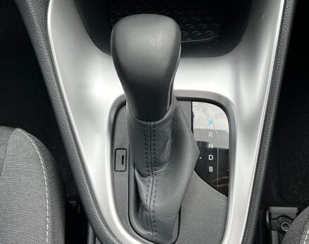 Toyota Yaris DESIGN FHEV 51