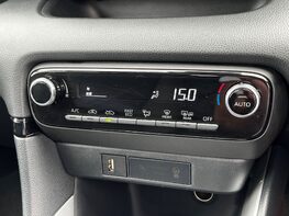 Toyota Yaris DESIGN FHEV 49