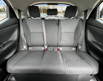 Toyota Yaris DESIGN FHEV 62