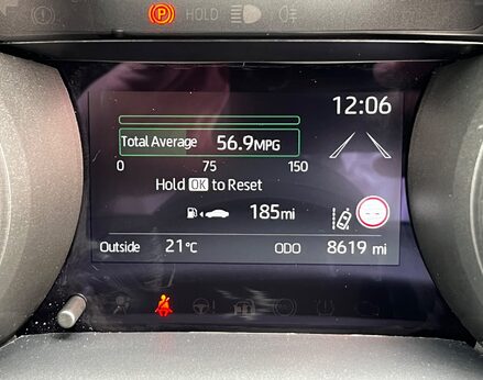Toyota Yaris DESIGN FHEV 23