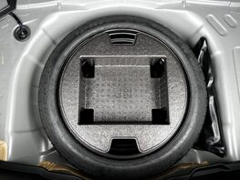Toyota Yaris DESIGN FHEV 67