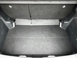 Toyota Yaris DESIGN FHEV 66