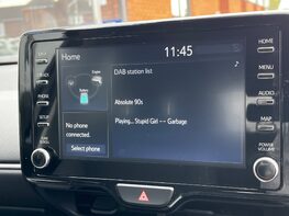 Toyota Yaris DESIGN FHEV 32