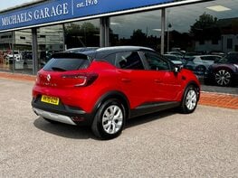 Renault Captur ICONIC TCE 8