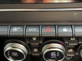 Renault Captur ICONIC TCE 46