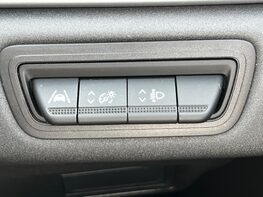 Renault Captur ICONIC TCE 58