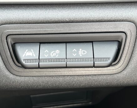 Renault Captur ICONIC TCE 58