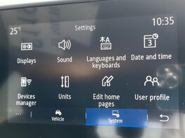 Renault Captur ICONIC TCE 42