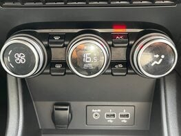 Renault Captur ICONIC TCE 47