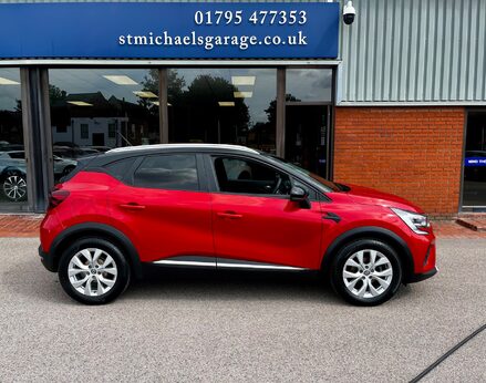 Renault Captur ICONIC TCE 10