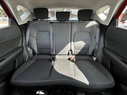 Renault Captur ICONIC TCE 63