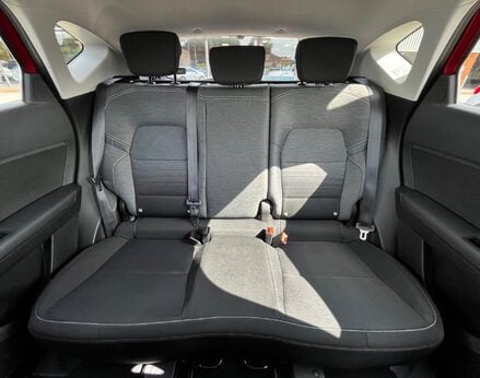 Renault Captur ICONIC TCE 63