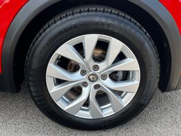 Renault Captur ICONIC TCE 16