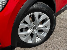Renault Captur ICONIC TCE 3