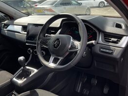 Renault Captur ICONIC TCE 18