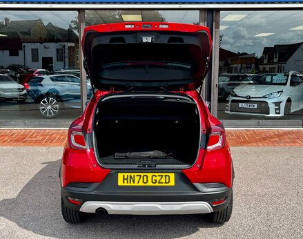 Renault Captur ICONIC TCE 64