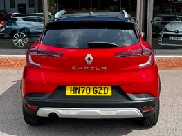 Renault Captur ICONIC TCE 6