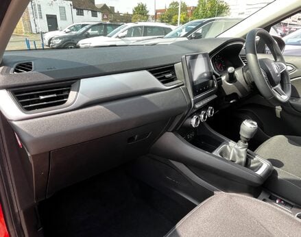 Renault Captur ICONIC TCE 17