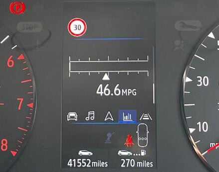 Renault Captur ICONIC TCE 24