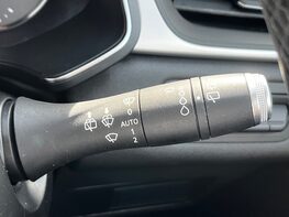 Renault Captur ICONIC TCE 56